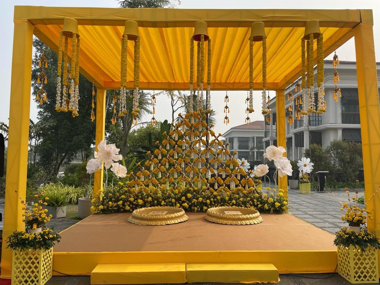 Modern Wedding Setup